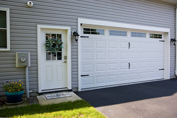 24/7 Emergency Garage Door Panel Replacement experts in La Center, WA